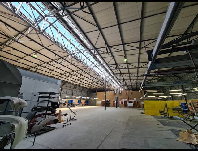 1,414M² WAREHOUSE TO LET IN MEADOWDALE